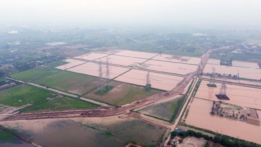 Tuyến đường huyết mạch kết nối khu vực SVĐ Trống Đồng với các trục giao thông liên vùng đang được thi công mở rộng.