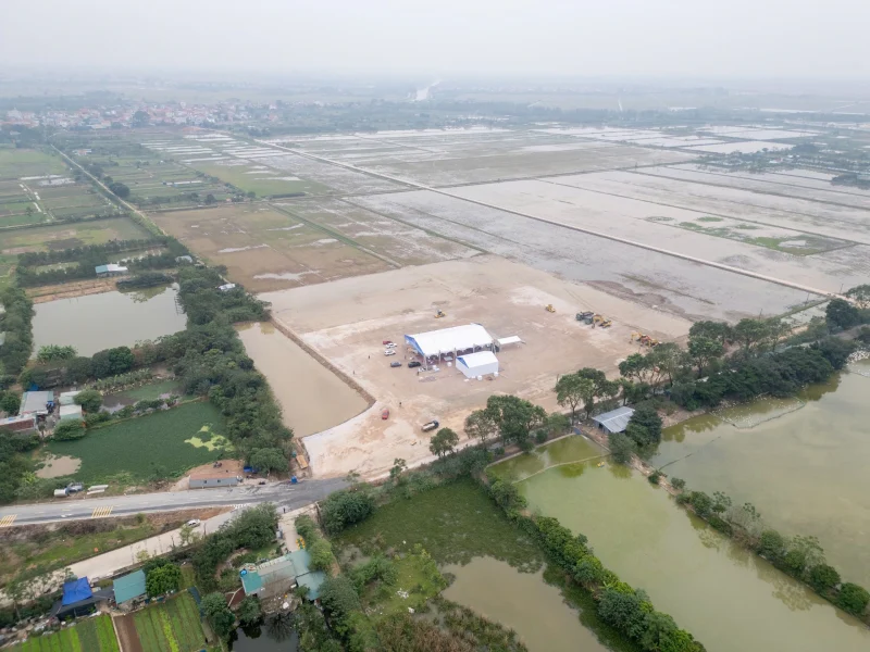 Mặt bằng thi công đã mở rộng, cho thấy công trường bước qua giai đoạn chuẩn bị ban đầu